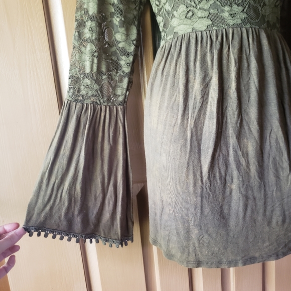 Tru Self Olive Green Boho Flared Sleeve Top - Picture 2 of 10